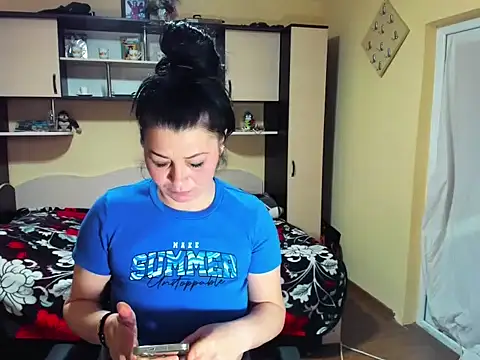 Soffy Skye online show from March 4, 6:20 am