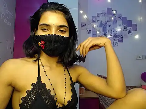 Snapshot of Sweetangle24 chatting on October 30, 7:59 pm Sweetangle24 online show from October 30, 7:59 pm