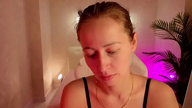 bella li   online show from November 21, 1:18 am