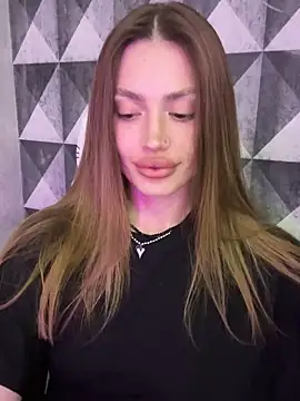 Elizabeth Tay online show from April 7, 6:43 pm