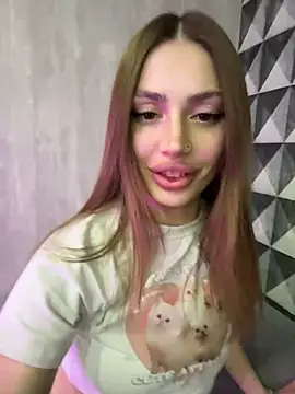 Elizabeth Tay online show from March 4, 7:31 pm