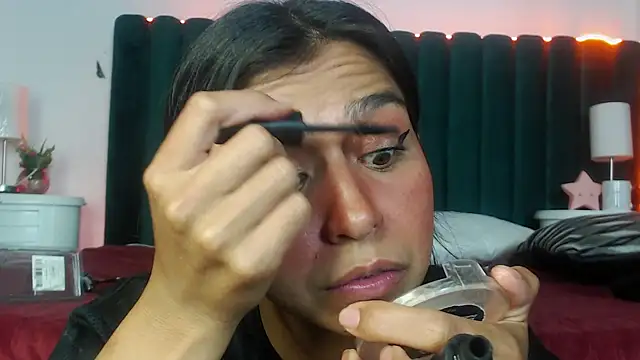 Keila Fg online show from November 11, 9:45 pm