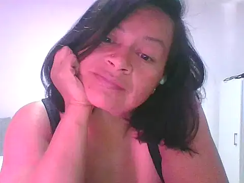 adri89-g online show from November 2, 1:47 pm