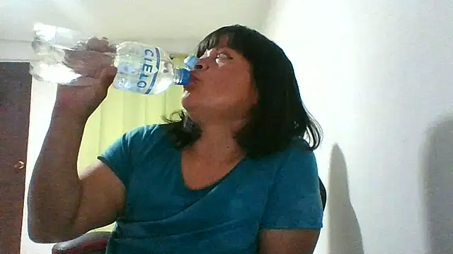 adri89-g online show from March 22, 8:04 pm