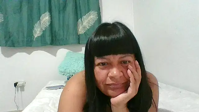 adri89-g online show from February 14, 9:50 pm