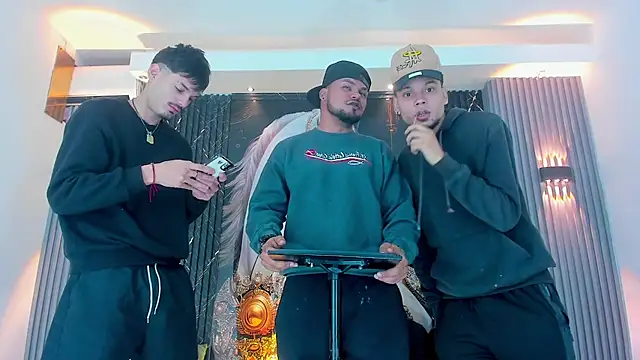 Snapshot of Iam_Steven chatting on October 10, 12:43 pm Iam Steven online show from October 10, 12:43 pm