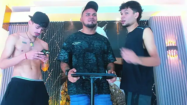 Snapshot of Iam_Steven chatting on October 6, 4:23 pm Iam Steven online show from October 6, 4:23 pm