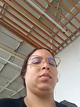 Aliciabloom online show from October 28, 2:23 pm