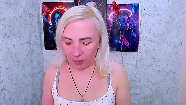 EmmaCat  online show from March 15, 6:15 am