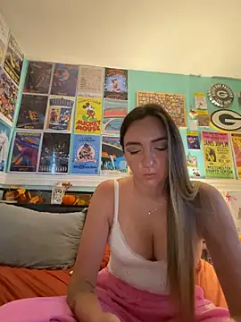 Snapshot of kaybabyx4 chatting on September 19, 10:20 pm kaybabyx4 online show from September 19, 10:20 pm