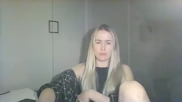 Snapshot of Frosian chatting on October 12, 10:45 pm Frosian online show from October 12, 10:45 pm