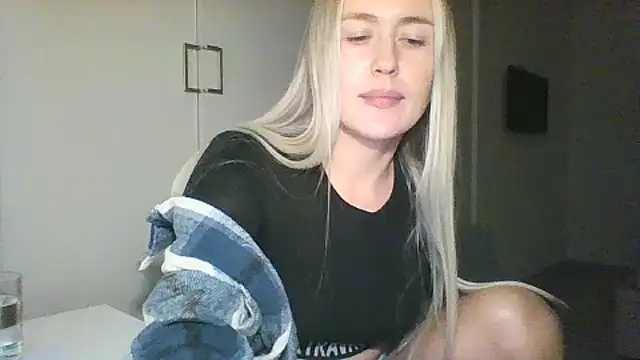 Snapshot of Frosian chatting on September 24, 10:09 pm Frosian online show from September 24, 10:09 pm