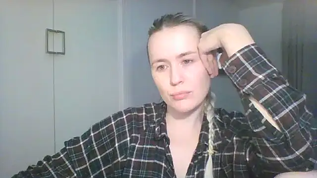 Snapshot of Frosian chatting on October 28, 8:25 pm Frosian online show from October 28, 8:25 pm