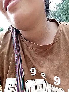 Luyen004 online show from April 5, 1:48 am