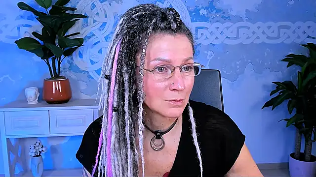 Snapshot of UmaSpace chatting on October 5, 5:12 am UmaSpace online show from October 5, 5:12 am