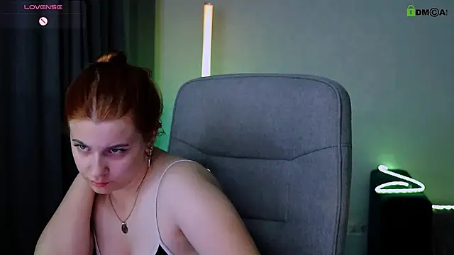 red  dizzy online show from August 6, 9:44 pm