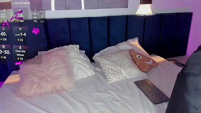 SharonLovee online show from November 29, 11:42 pm