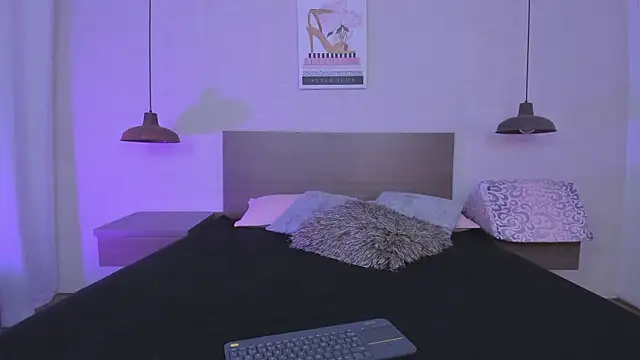 cloehill  online show from March 6, 12:55 pm