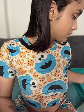 Isabella-Teen online show from January 12, 2:39 am