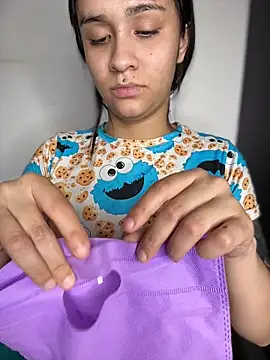 Isabella-Teen online show from December 4, 2:14 am