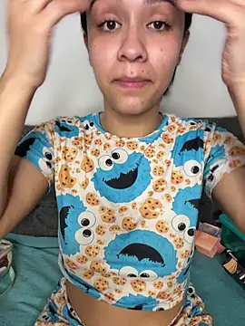 Isabella-Teen online show from December 14, 2:06 am