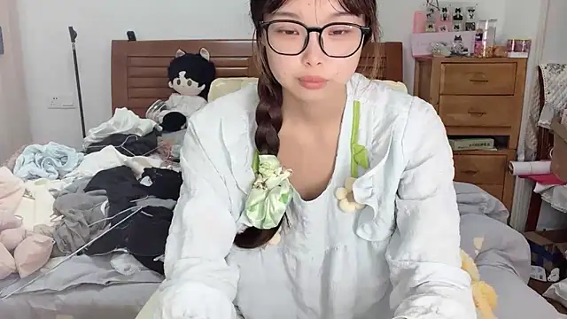 Akong11 online show from November 26, 12:17 pm