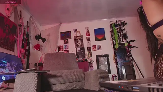 agathaaiko6 online show from March 7, 1:23 am