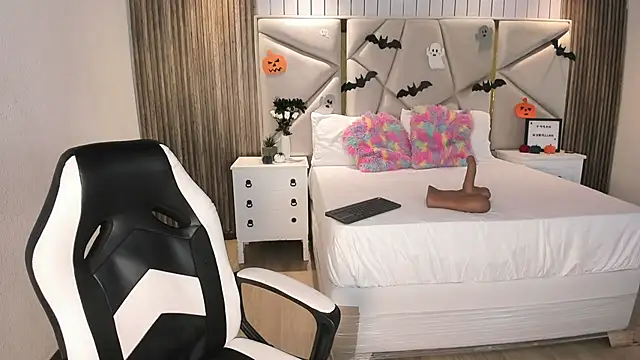 Maddy XOXO HOT online show from October 28, 11:42 pm