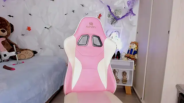 Susy spark online show from November 5, 11:10 pm