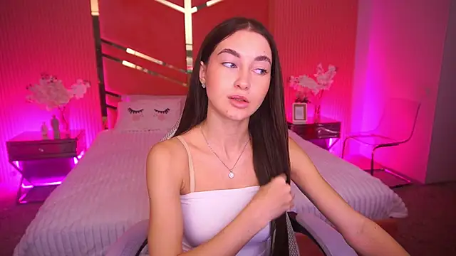 CherryyLulu online show from November 3, 8:40 am