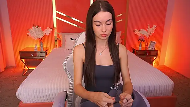 CherryyLulu online show from November 19, 8:25 am