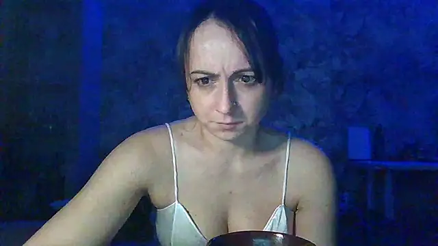 Snapshot of Avylith chatting on October 13, 7:05 pm Avylith online show from October 13, 7:05 pm