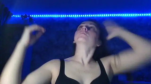 Snapshot of Avylith chatting on October 14, 9:50 pm Avylith online show from October 14, 9:50 pm