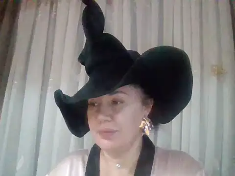 Lomivah online show from October 31, 4:11 pm