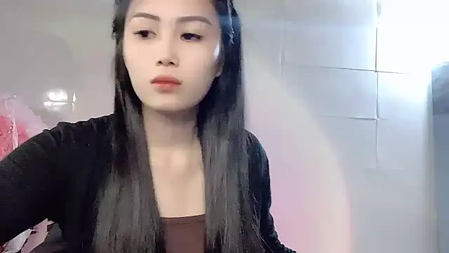 Lyly4757 online show from November 17, 2:29 pm