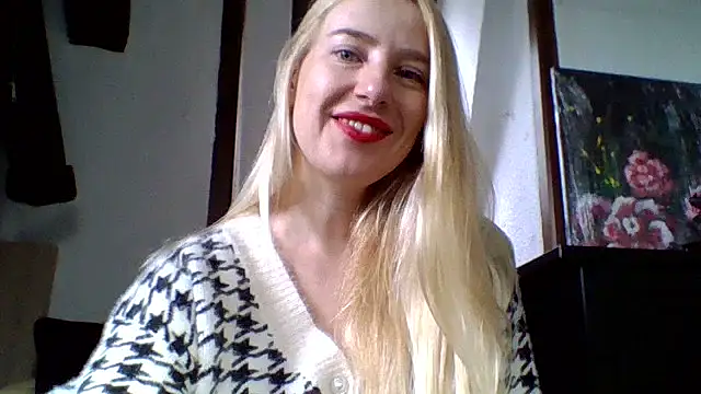 Yselrah online show from October 31, 12:42 pm