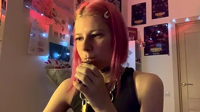 Snapshot of PinkVampire chatting on September 18, 5:11 pm PinkVampire online show from September 18, 5:11 pm