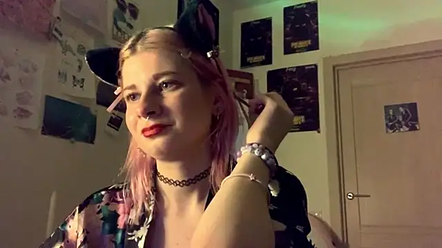 Snapshot of PinkVampire chatting on October 7, 8:46 pm PinkVampire online show from October 7, 8:46 pm