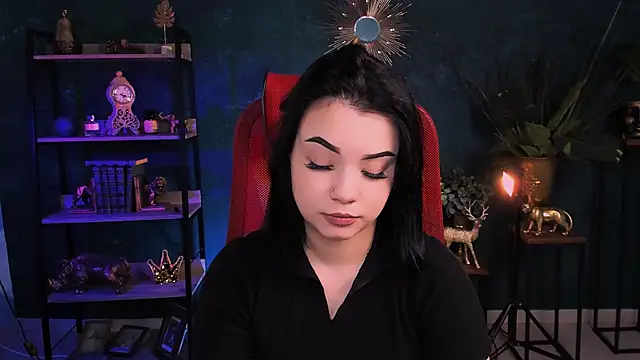 Snapshot of leslierowe_ chatting on October 10, 4:45 pm leslierowe  online show from October 10, 4:45 pm