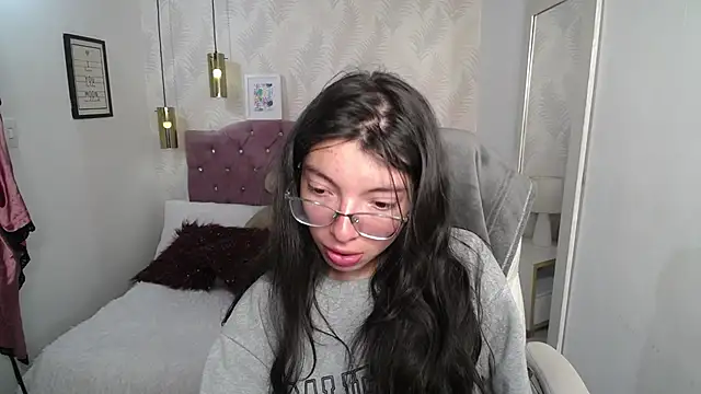 alllyson  online show from January 9, 8:13 pm