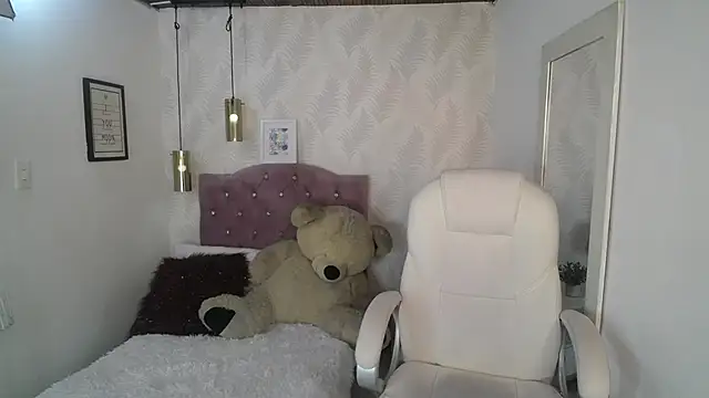 alllyson  online show from January 16, 7:43 pm