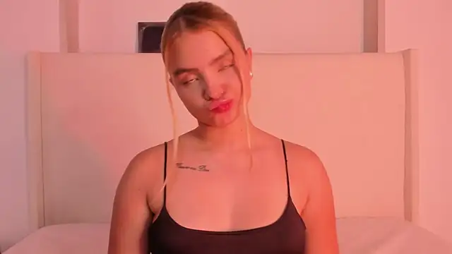 Sofi glow online show from April 7, 9:17 pm