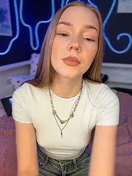 MilaMoone online show from April 20, 11:13 am