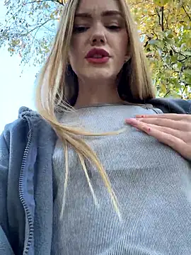 MilaMoone online show from October 17, 12:52 pm