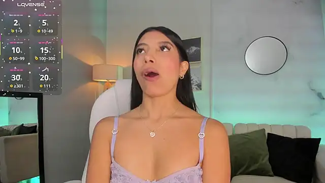 Tiffany Low online show from December 17, 1:59 pm