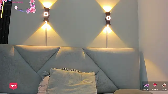 Naomi Rousse online show from November 21, 1:13 pm