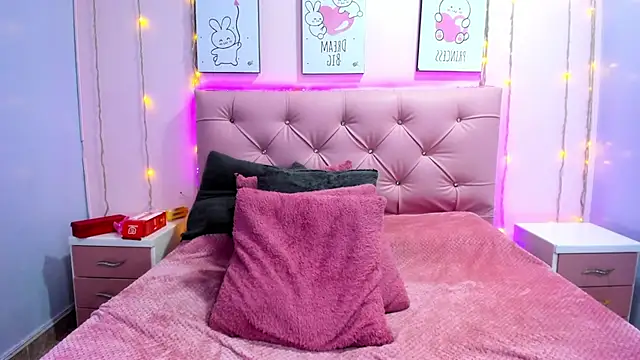 Issaa Tyler online show from February 3, 6:40 am