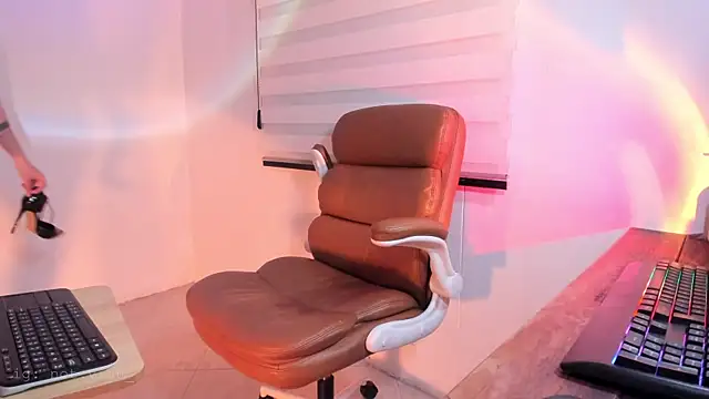 SarahCastillo  online show from July 24, 3:59 am