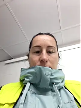 bichota85 online show from March 19, 10:52 am