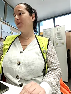 bichota85 online show from April 16, 10:04 am